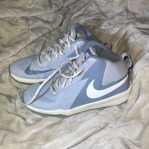 NIKE TEAM HUSTLE Size 5Y 747998-005